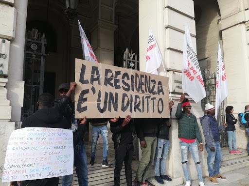 Consulta su decreto sicurezza: irragionevole la norma che preclude l’iscrizione anagrafica ai richiedenti asilo