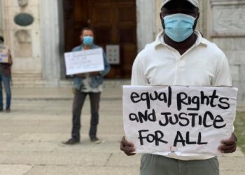 La «regolarizzazione» ha segnato una discontinuità nelle politiche migratorie contemporanee?