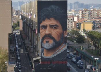 AD10S Diego: un abbraccio planetario a testimoniare la perdita di uno di famiglia