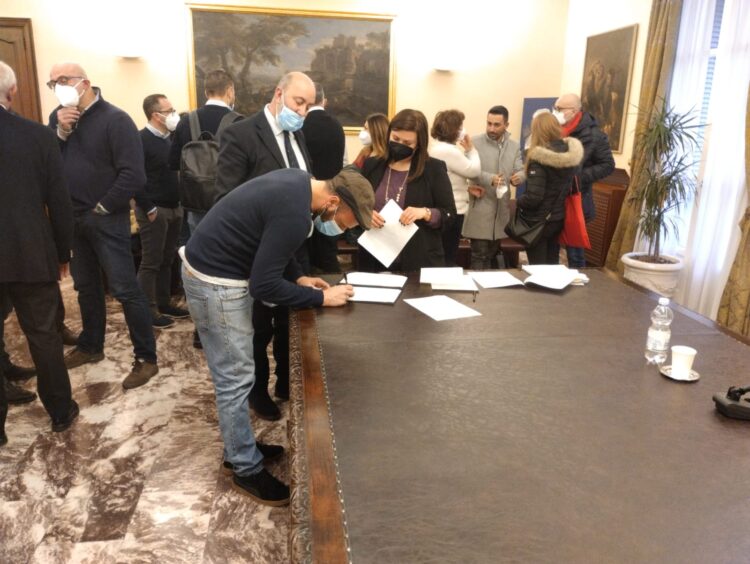 Un protocollo d’intesa per combattere il caporalato