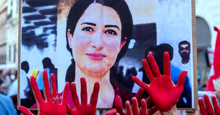 Kurdistan: Giglio d’Oro in memoria di Hevrin Khalaf