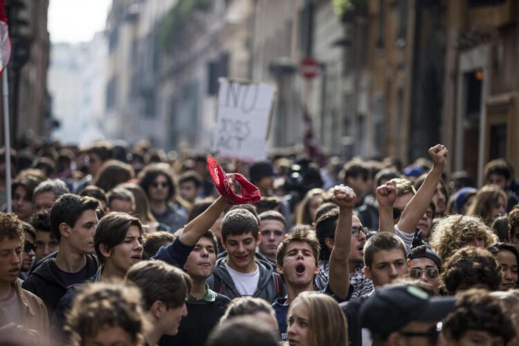 immagine di una protesta di giovani