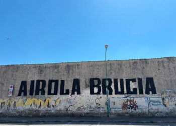 “Airola brucia”, la protesta sale e le istituzioni cancellano